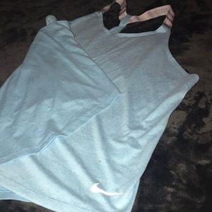 Nike Flowy Tank